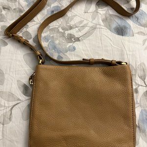FOSSIL tan leather crossbody bag with zip extension